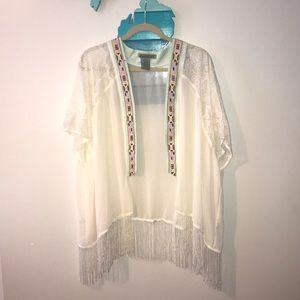 Flying Tomato fringe kimono